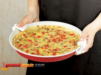 SALAMLI, PATATESLİ VE PEYNİRLİ TART