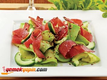 Kuzukulağı Soslu Bresaola