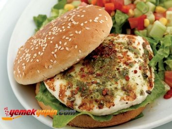 Hellim Peynirli Hamburger Salatası