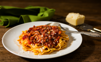 Blognesse soslu tagliatelle nasıl yapılır?En pratik tagliatelle tarifi.