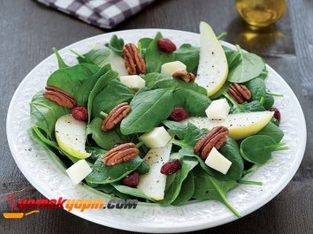 Armutlu Ve Pecan Cevizli Ispanak Salatası