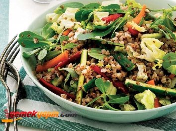 SEMİZOTLU KARABUĞDAY SALATASI