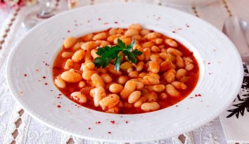 Zeytinyağlı Kuru Fasulye