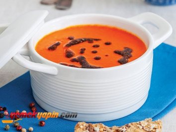 Közlenmiş Kırmızıbiber Çorbası