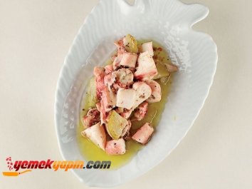 Ahtapot Salatası
