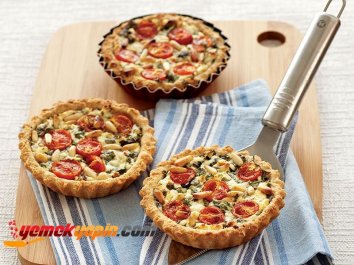 ROKALI VE KEÇİ PEYNİRLİ MİNİ TARTLAR