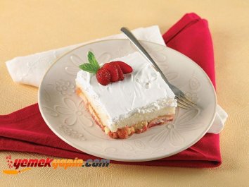 KREMALI KEDİDİLİ PASTASI