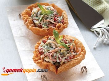 Yufka Çanaklı Sebze Salatası