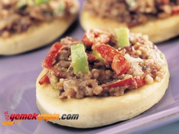 BARBUNYA EZMELİ MİNİ PİZZA