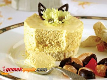 YUFKALI BONBON EŞLİĞİNDE MANDALİNALI MUS