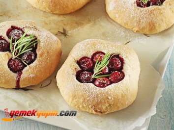 VİŞNELİ FOCACCIA