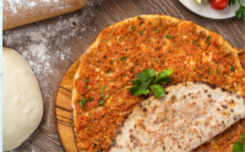 En kolay evde lahmacun tarifi ve püf noktaları...