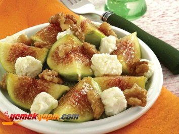 Peynirli İncir Salatası