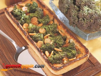 BROKOLİLİ VE PEYNİRLİ TART