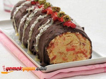 ÇİKOLATA SOSLU AYVALI VE HAVUÇLU PASTA
