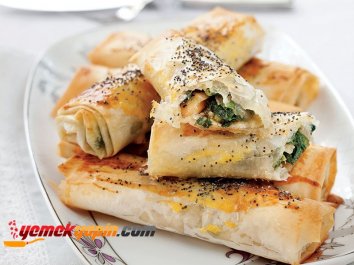 KAYMAKLI VE ISPANAKLI BÖREK
