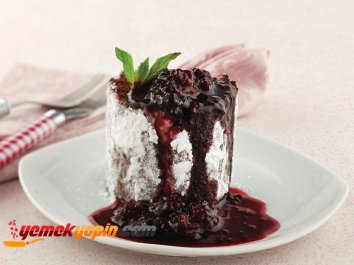 BÖĞÜRTLENLİ RULO PASTA