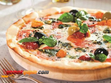 FESLEĞENLİ MARGARİTA PİZZA