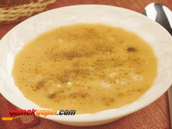 Domatesli Şehriye Çorbası
