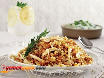 ŞEHRİYELİ VE TAVUK ETLİ BULGUR PİLAVI