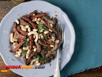PEYNİRLİ VE BONFİLELİ HAVUÇ SALATASI