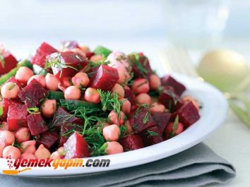 PANCARLI VE NOHUTLU SALATA