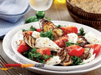 Patlıcanlı Ve Domatesli Yaz Salatası