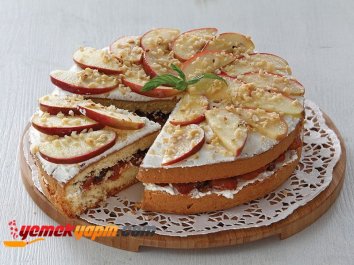 TARÇINLI VE ELMALI PASTA