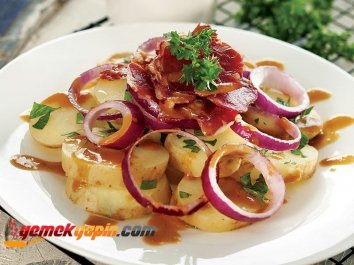 Pastırmalı Sıcak Patates Salatası
