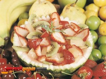 Karpuz İçinde Meyve Salatası