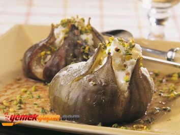 PEYNİRLİ İNCİR TATLISI