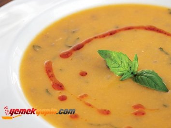 Kıymalı,Fesleğenli Tarhana Çorbası