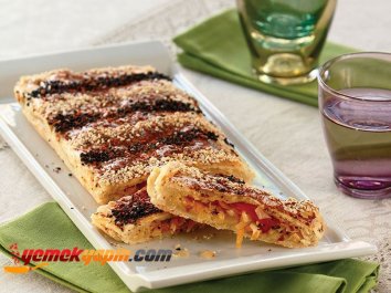 PIRASALI VE BİBERLİ BÖREK