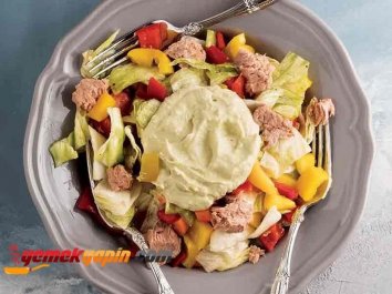 Ton Balıklı ve Avokadolu Salata