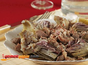 ZENCEFİLLİ VE ENGİNARLI KUZU ETİ