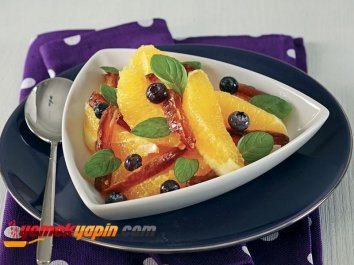 Hurmalı Portakal Salatası