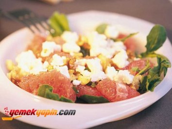 Greyfurtlu ve Cevizli Roka Salatası