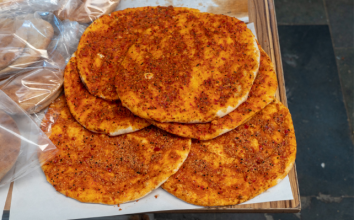 En pratik ve leziz biberli ekmek tarifi