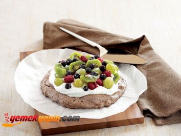 KAKAOLU VE MEYVELİ PAVLOVA