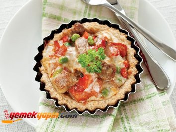 ETLİ VE TAZE KEKİKLİ TART