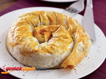 ETLİ VE MERCİMEKLİ DOLAMA BÖREK