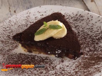 KARAMELİZE MUZLU VE ÇİKOLATALI TART