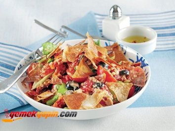 Çıtır Yufkalı Salata