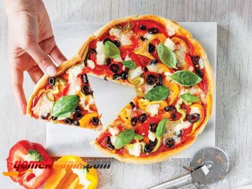 RENKLİ BİBERLİ PİZZA
