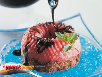 ÇİLEKLİ İRMİK HELVASI
