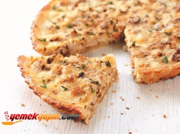 KARNABAHARLI VE KARAMELİZE SOĞANLI TART