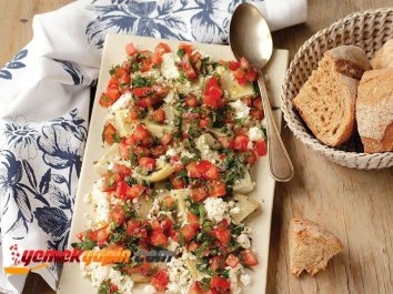 Lor Peynirli Enginar Salatası