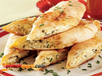 PEYNİRLİ MİHRAP BÖREĞİ