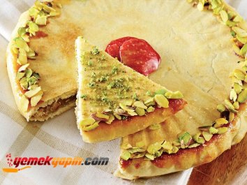 ELMALI VE FISTIKLI PAY