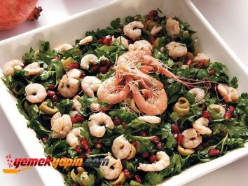 Narlı Ve Karidesli Salata